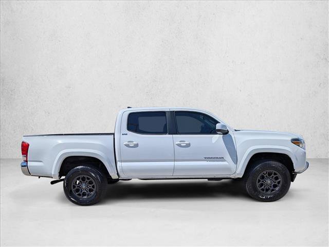 Used 2017 Toyota Tacoma SR5 w/ Tow Package RWD image 4