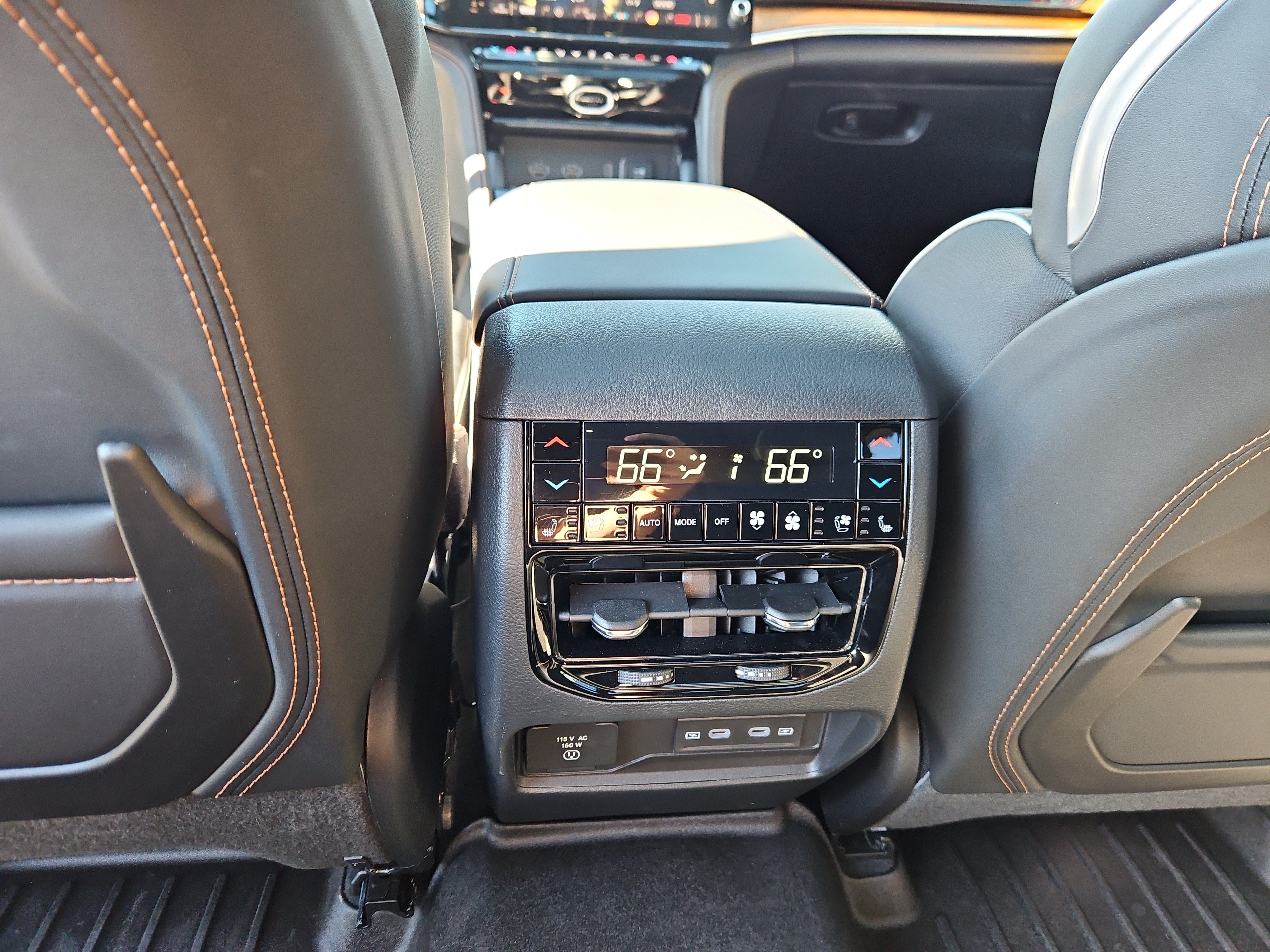 Used 2026 Jeep Grand Cherokee Summit w/ Obsidian Package AWD/4WD image 14