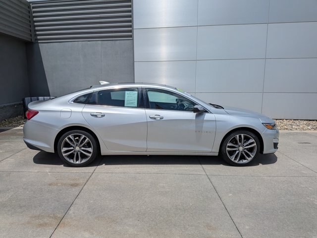 Used 2021 Chevrolet Malibu LT FWD image 3