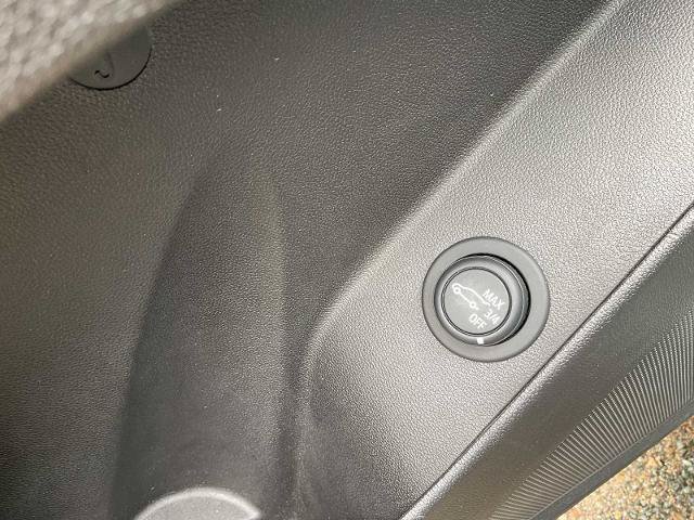 Used 2024 Chevrolet Equinox LT FWD image 25