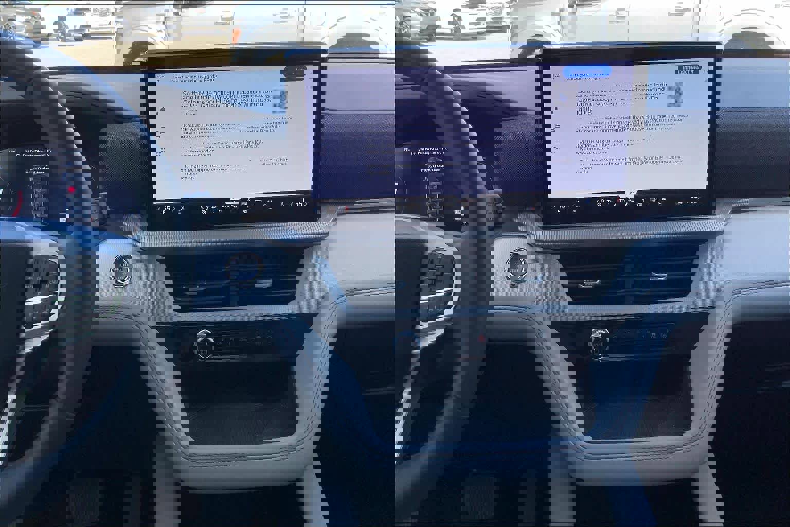 Certified 2025 Ford Explorer Active w/ Active Comfort Package image 9