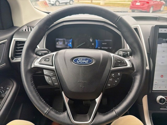 Certified 2024 Ford Edge SEL image 12