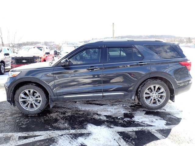 Certified 2022 Ford Explorer Limited w/ Equipment Group 301A image 2