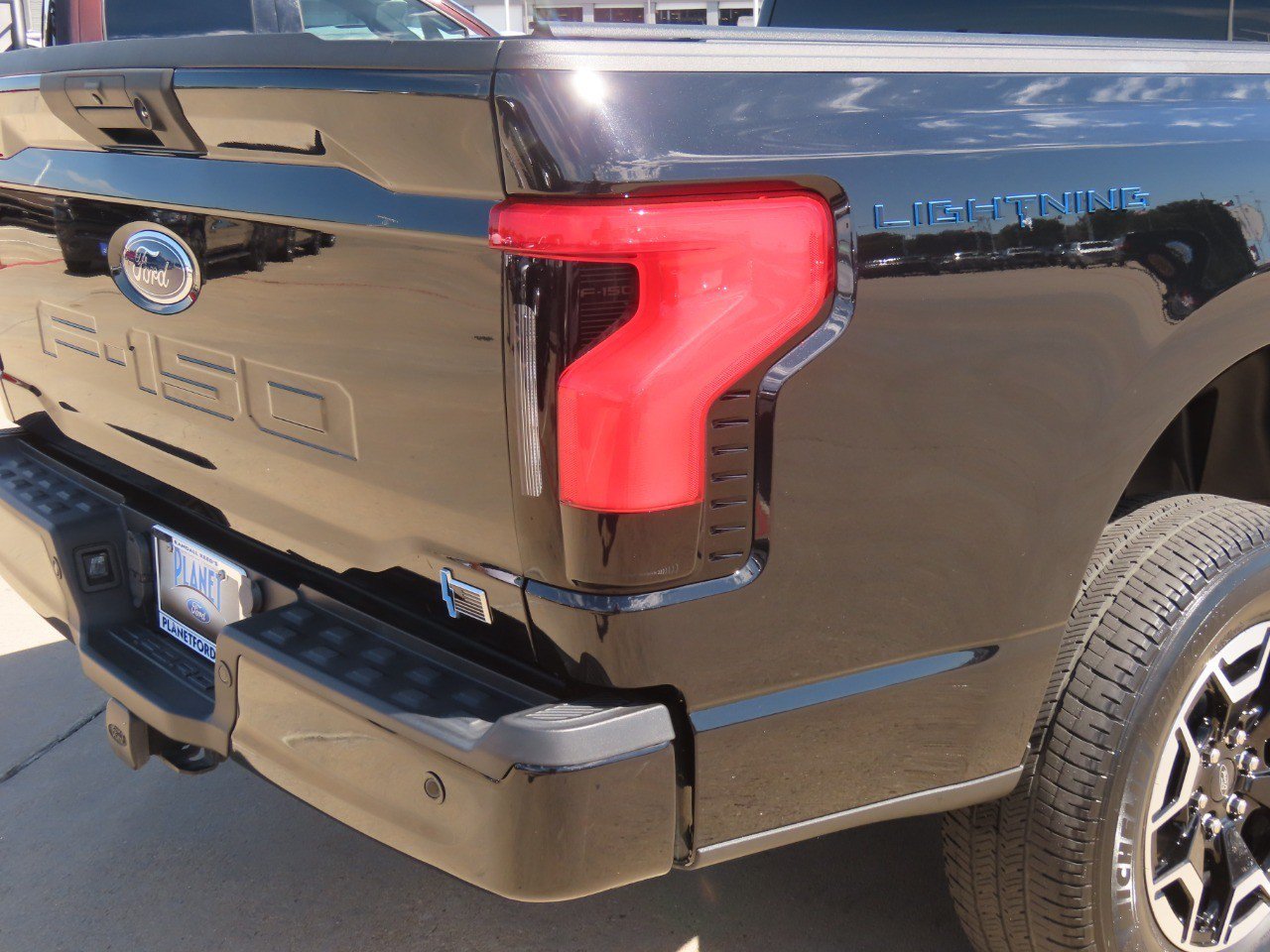Certified 2023 Ford F150 Lightning XLT AWD/4WD image 14