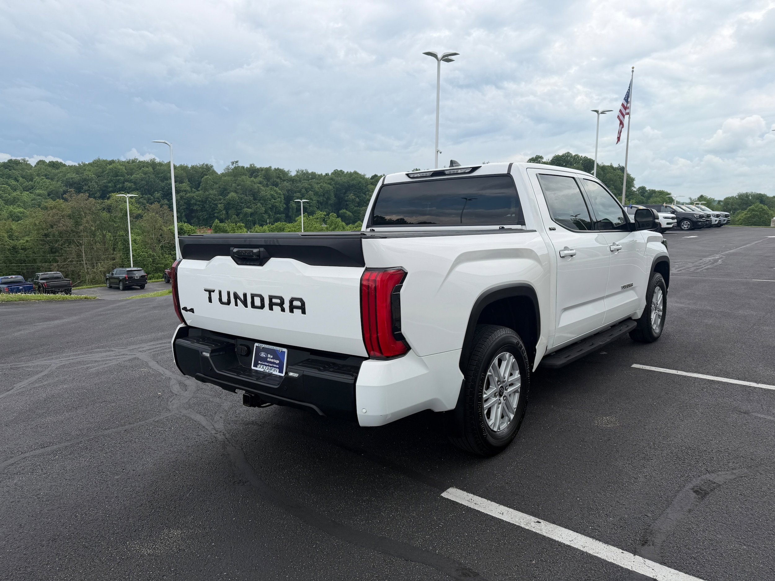 Used 2023 Toyota Tundra SR5 w/ SR5 Premium Package AWD/4WD image 6