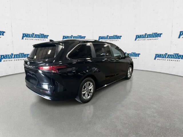 Used 2024 Toyota Sienna Limited AWD/4WD image 11