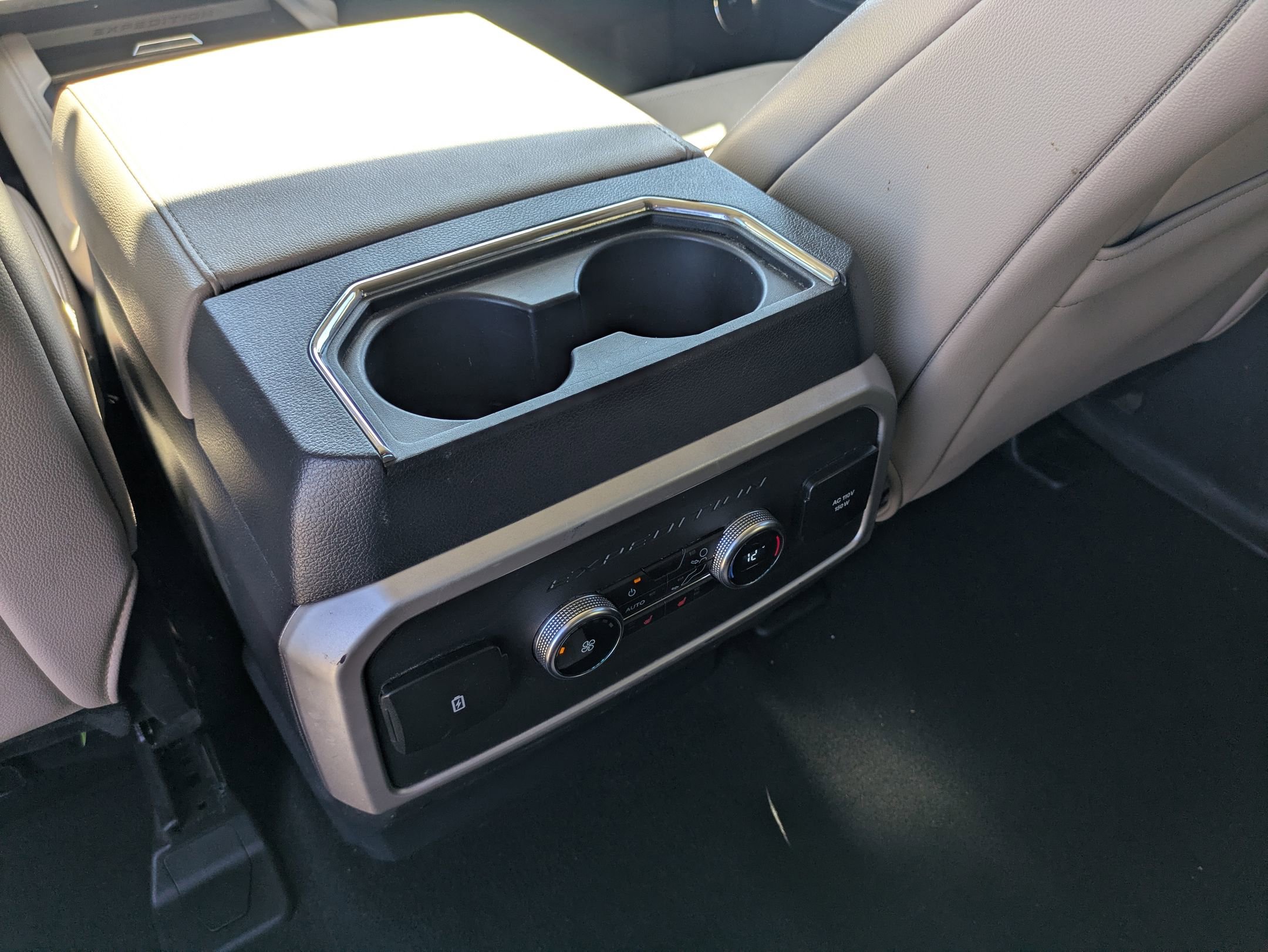 Certified 2024 Ford Expedition Limited image 29