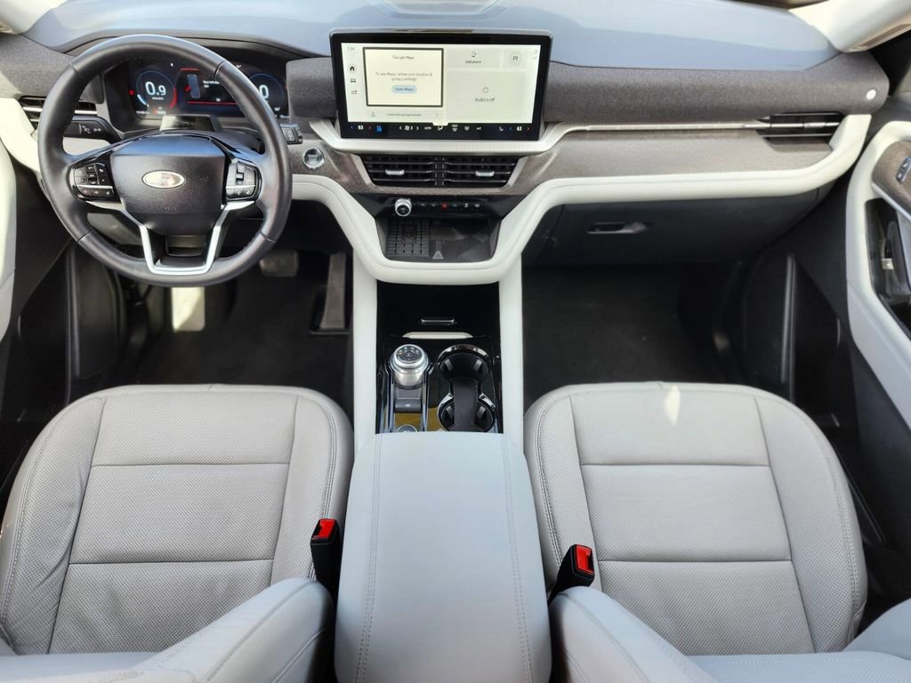 Certified 2025 Ford Explorer Platinum w/ LUX Leather Package image 12