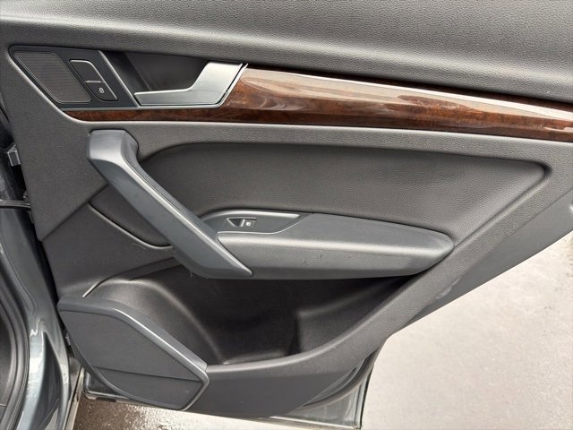 Used 2020 Audi Q5 2.0T Premium w/ Convenience Package image 32