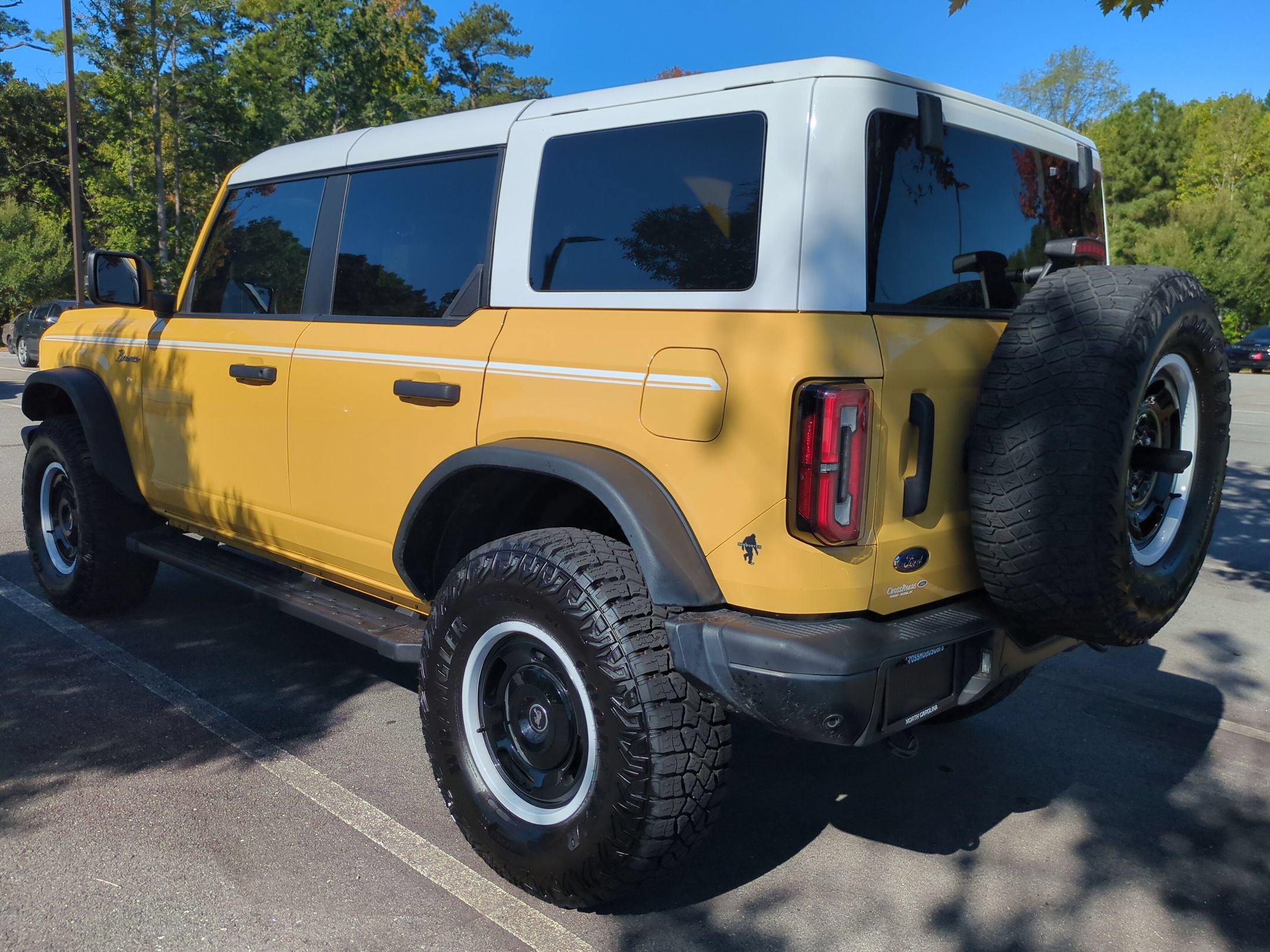 Certified 2023 Ford Bronco Heritage Edition AWD/4WD image 5