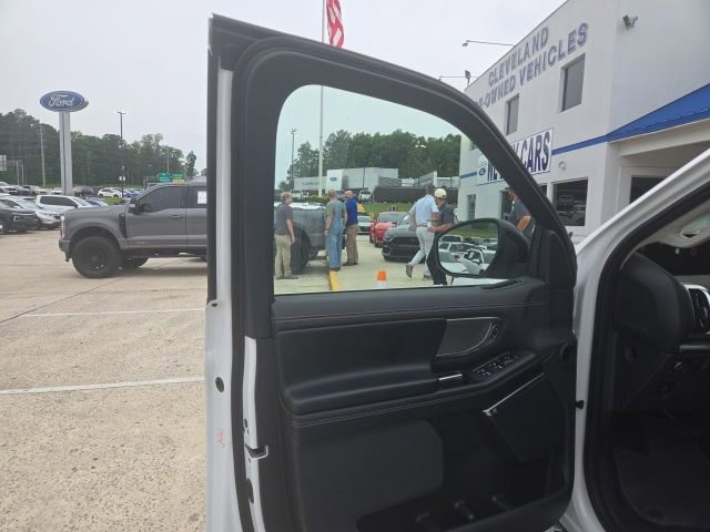 Certified 2025 Ford Expedition Platinum AWD/4WD image 22