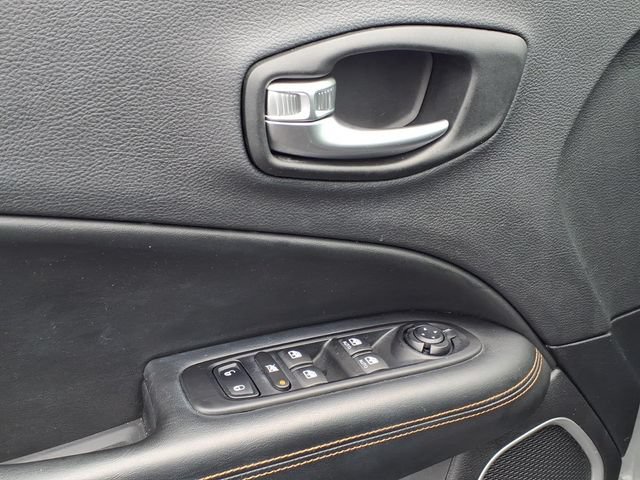 Used 2021 Jeep Compass Limited w/ Sun and Sound Group AWD/4WD image 17