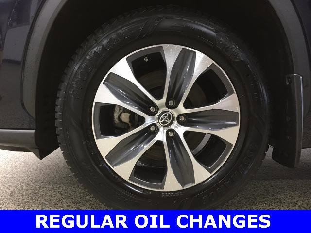 Used 2022 Toyota Highlander XLE image 10