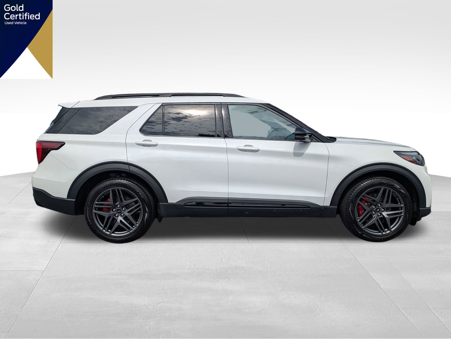 Certified 2025 Ford Explorer ST RWD image 4