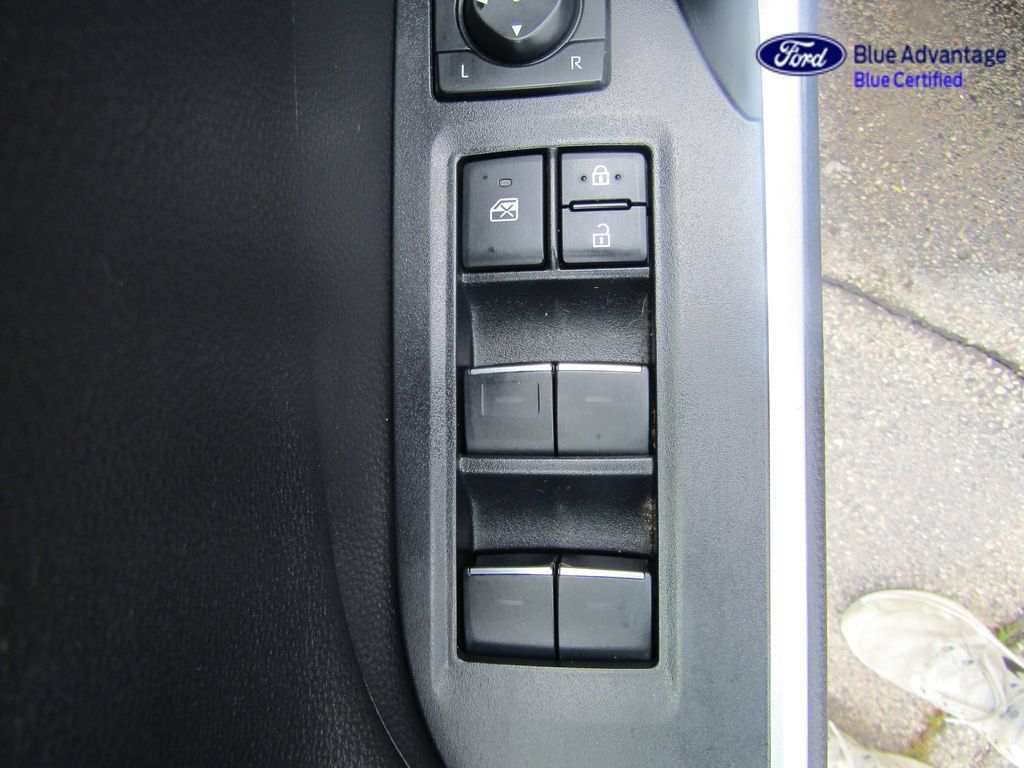 Used 2022 Toyota RAV4 Limited AWD/4WD image 25