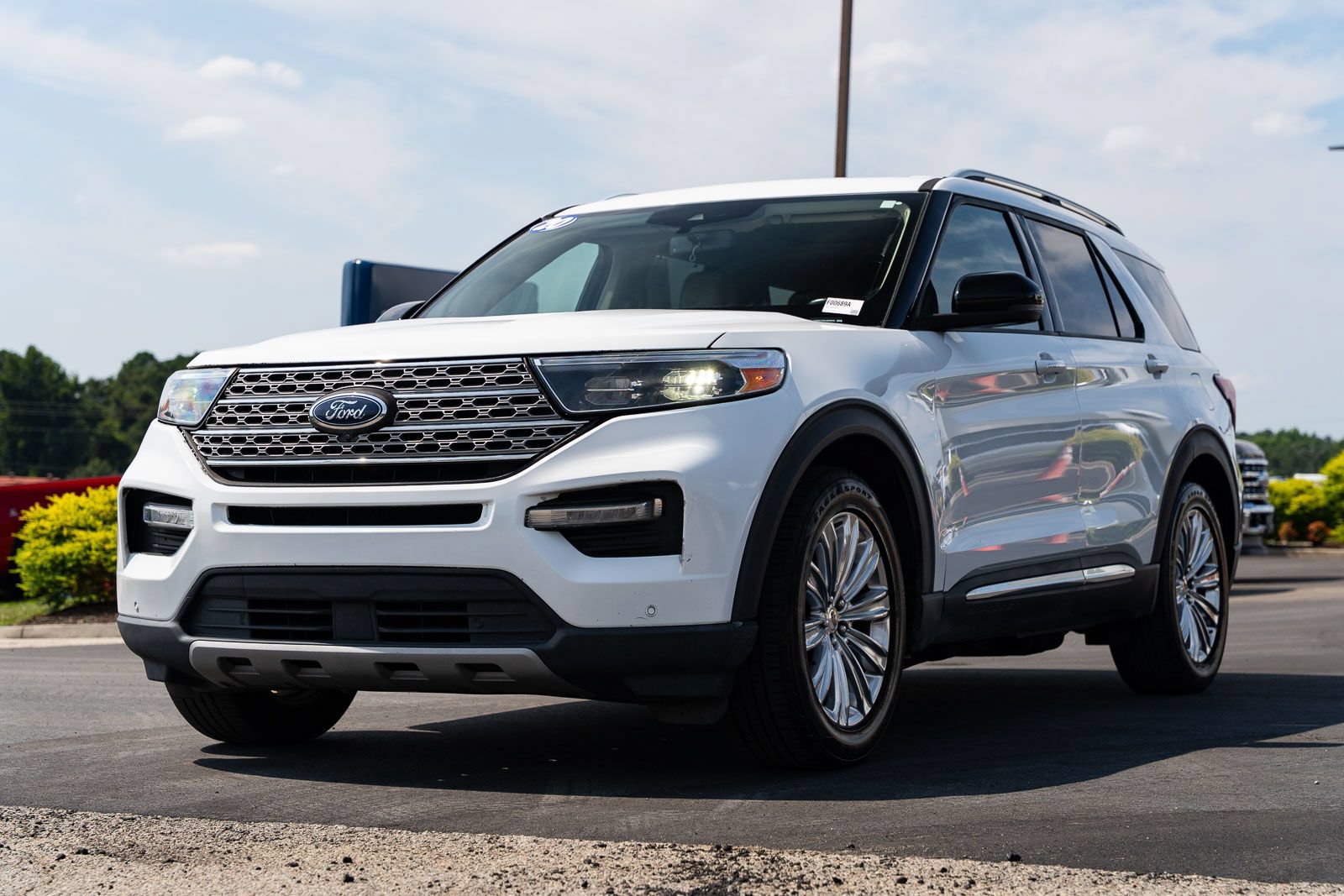 Certified 2020 Ford Explorer Limited RWD image 3