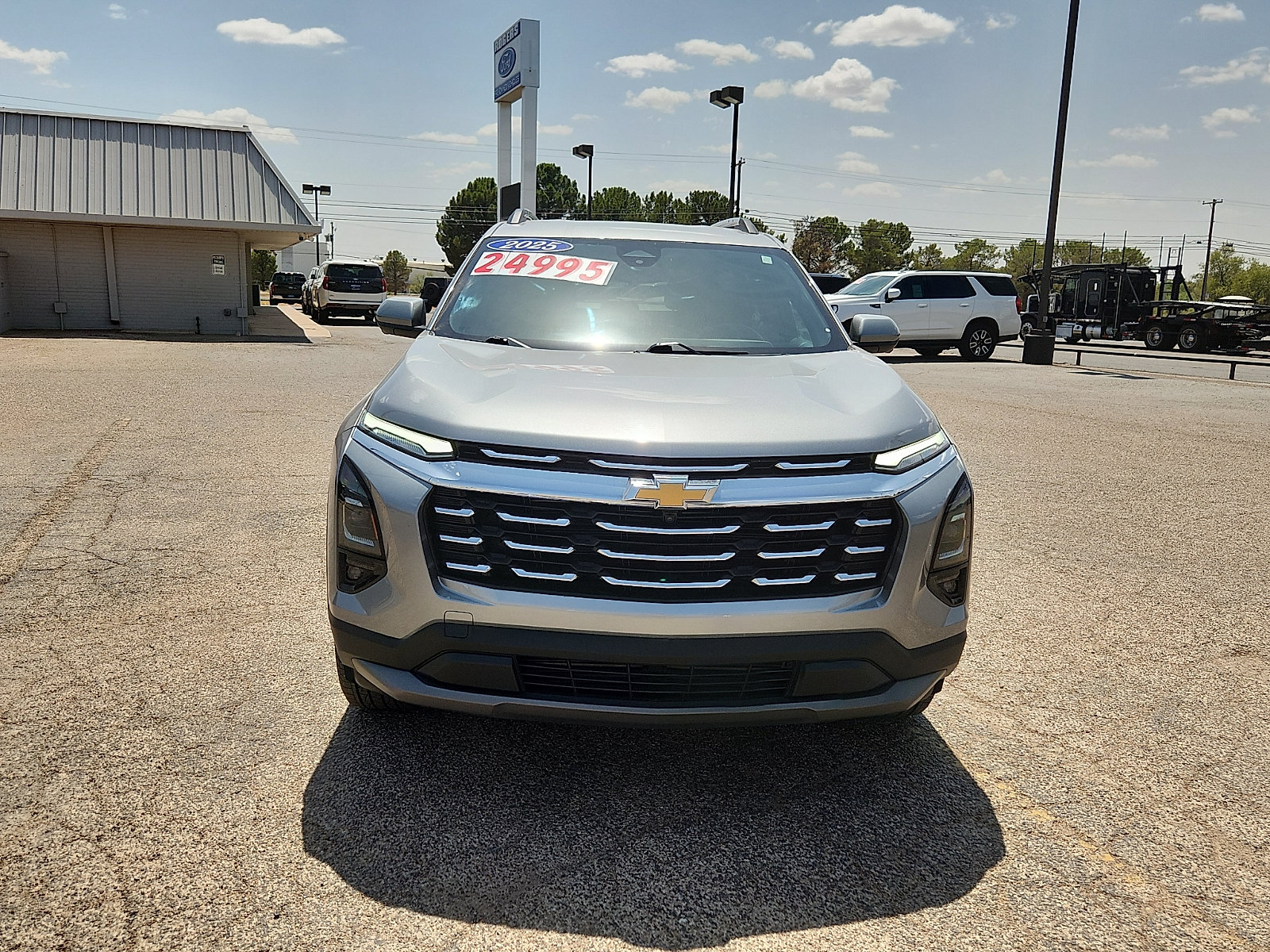Used 2025 Chevrolet Equinox LT w/ Convenience Package II FWD image 2