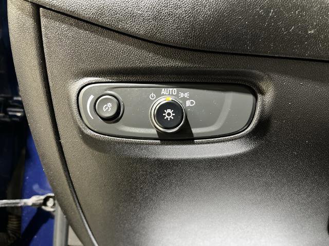 Used 2022 Chevrolet Equinox LS image 18