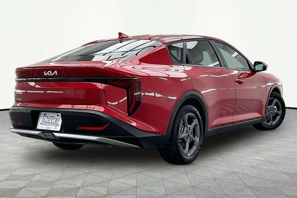 Used 2025 Kia K4 FWD image 2