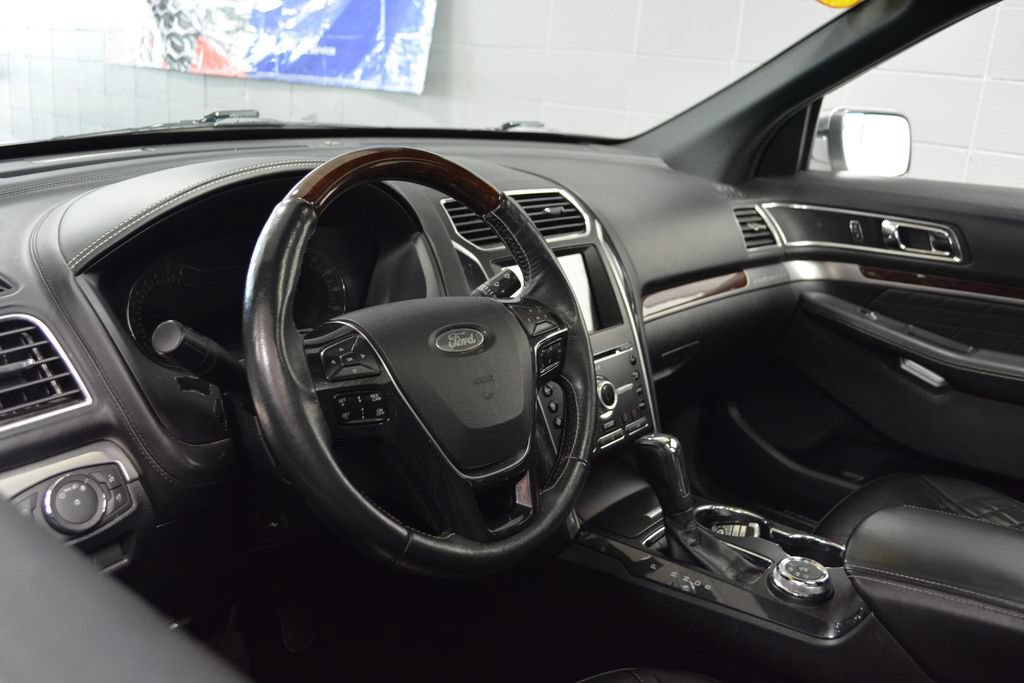 Certified 2018 Ford Explorer Platinum AWD/4WD image 10
