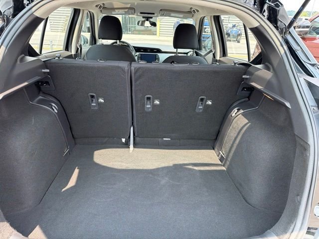 Used 2023 Nissan Kicks SV FWD image 8