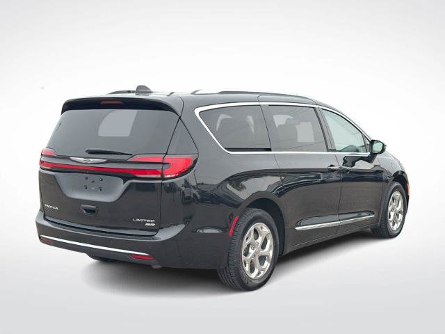 Used 2021 Chrysler Pacifica Limited w/ Uconnect Theater Family Group AWD/4WD image 8