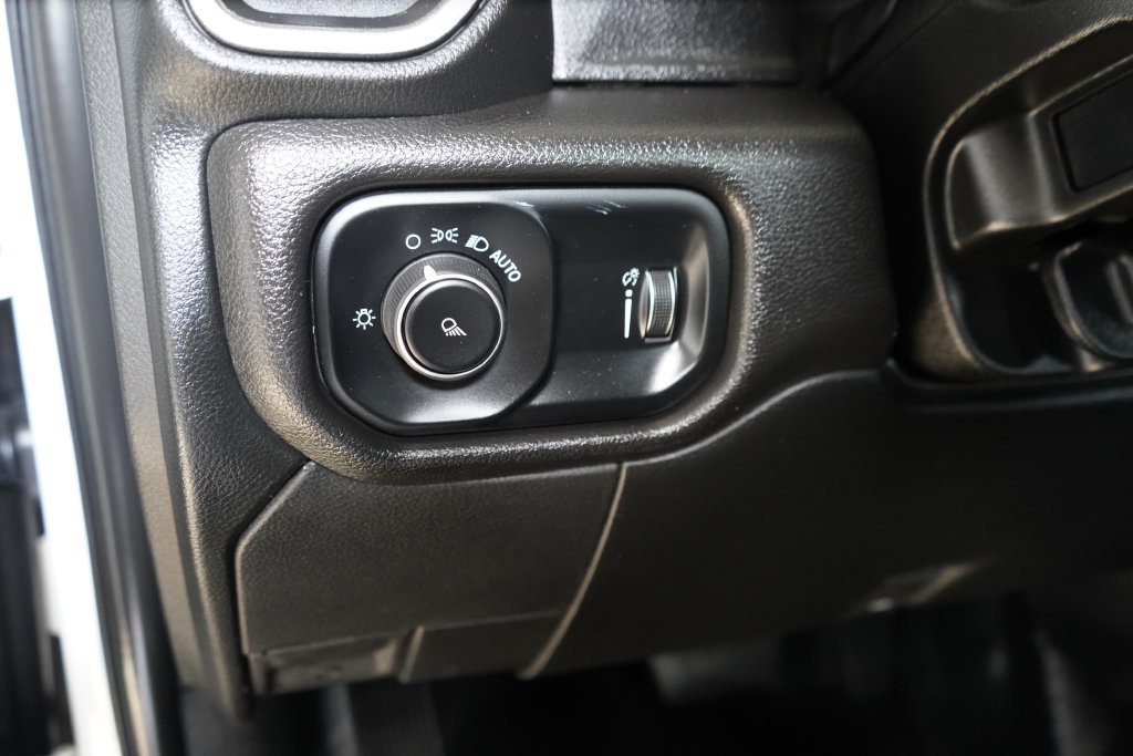 Used 2022 RAM 3500 Tradesman w/ Chrome Appearance Group AWD/4WD image 30