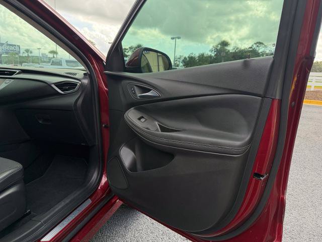 Used 2022 Buick Encore GX Select w/ Sport Touring Package FWD image 3