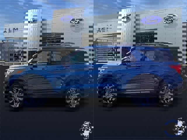 Certified 2022 Ford Explorer XLT w/ Equipment Group 202A image 5