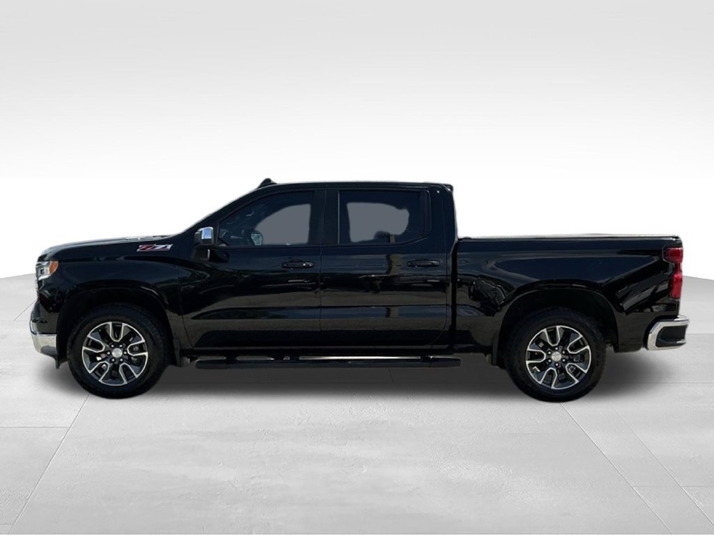Used 2023 Chevrolet Silverado 1500 LT w/ Z71 Off-Road Package AWD/4WD image 3