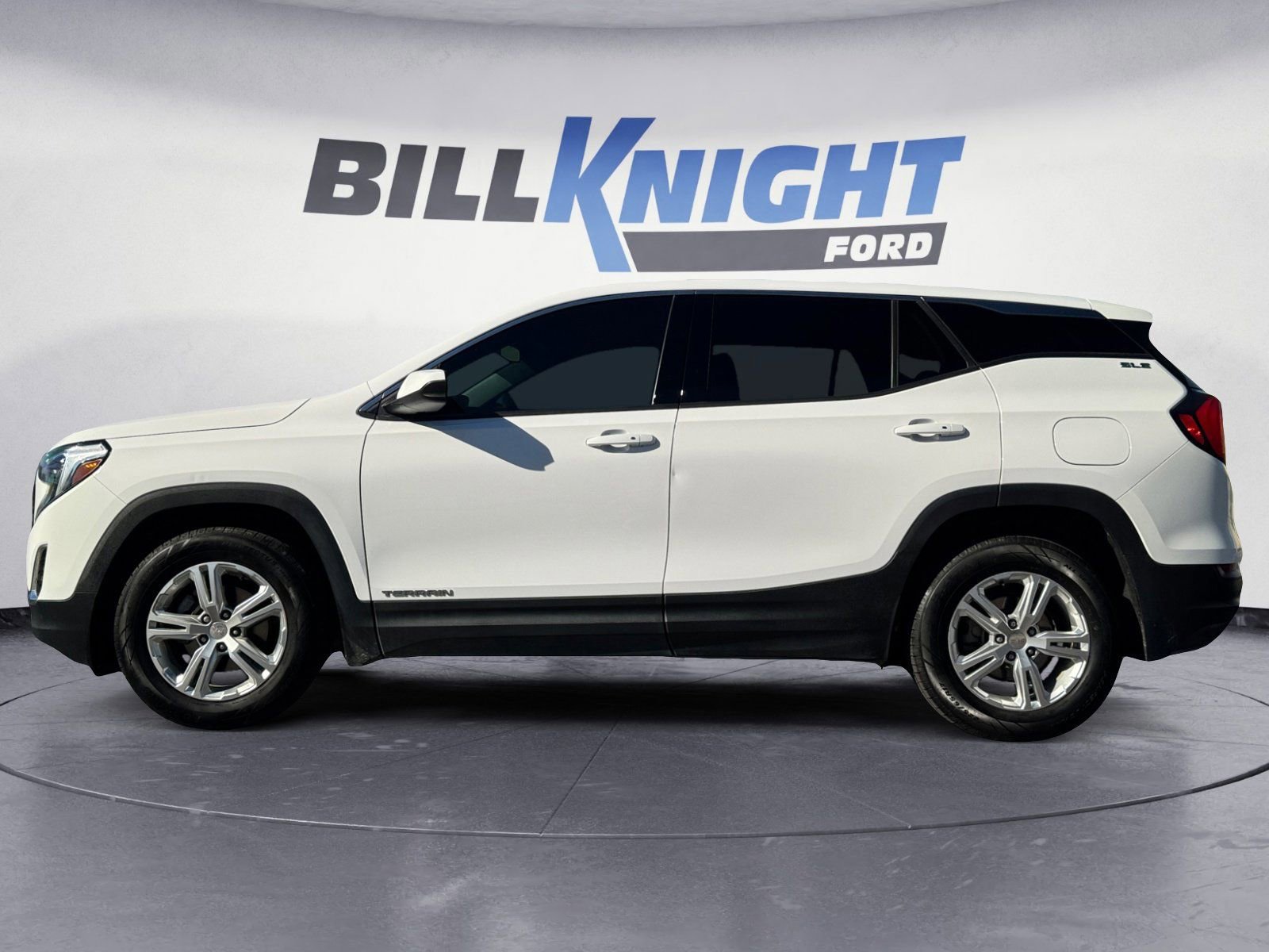 Used 2020 GMC Terrain SLE image 2