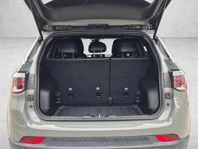 Used 2023 Jeep Compass Limited AWD/4WD image 7