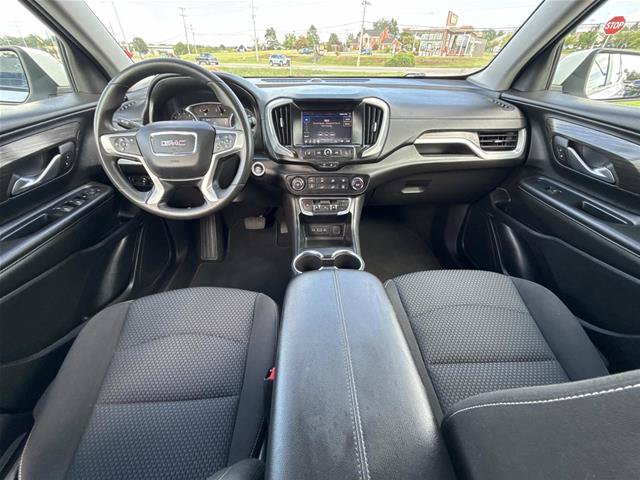 Used 2024 GMC Terrain SLE AWD/4WD image 16