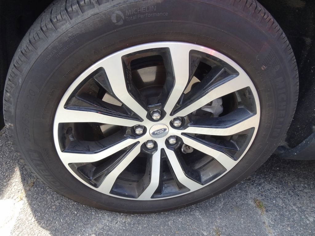 Certified 2025 Ford Explorer ST-Line AWD/4WD image 15