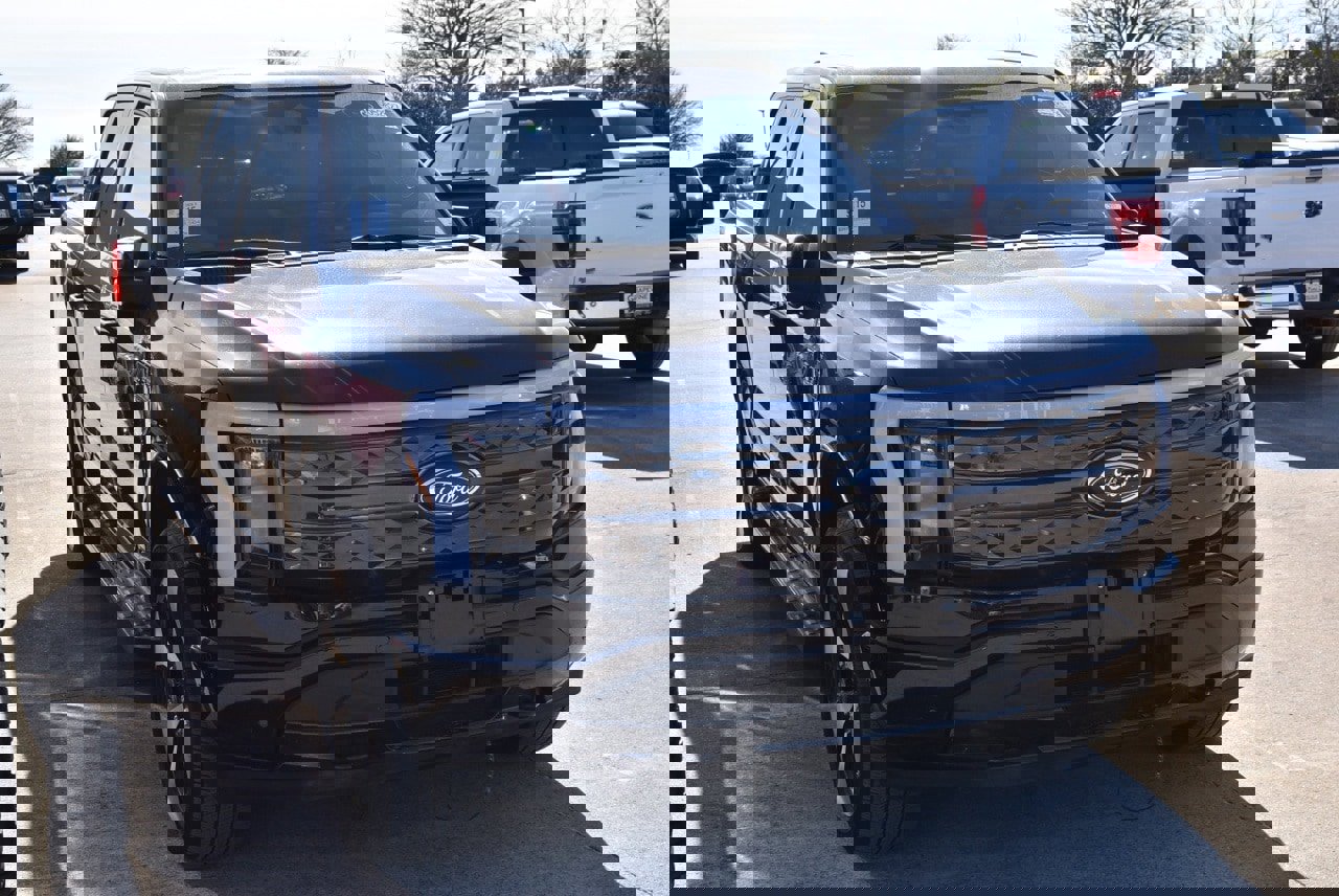 Certified 2022 Ford F150 Lightning Platinum image 4