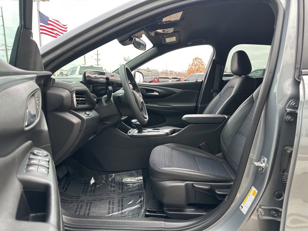 Used 2025 Buick Envista Preferred image 9