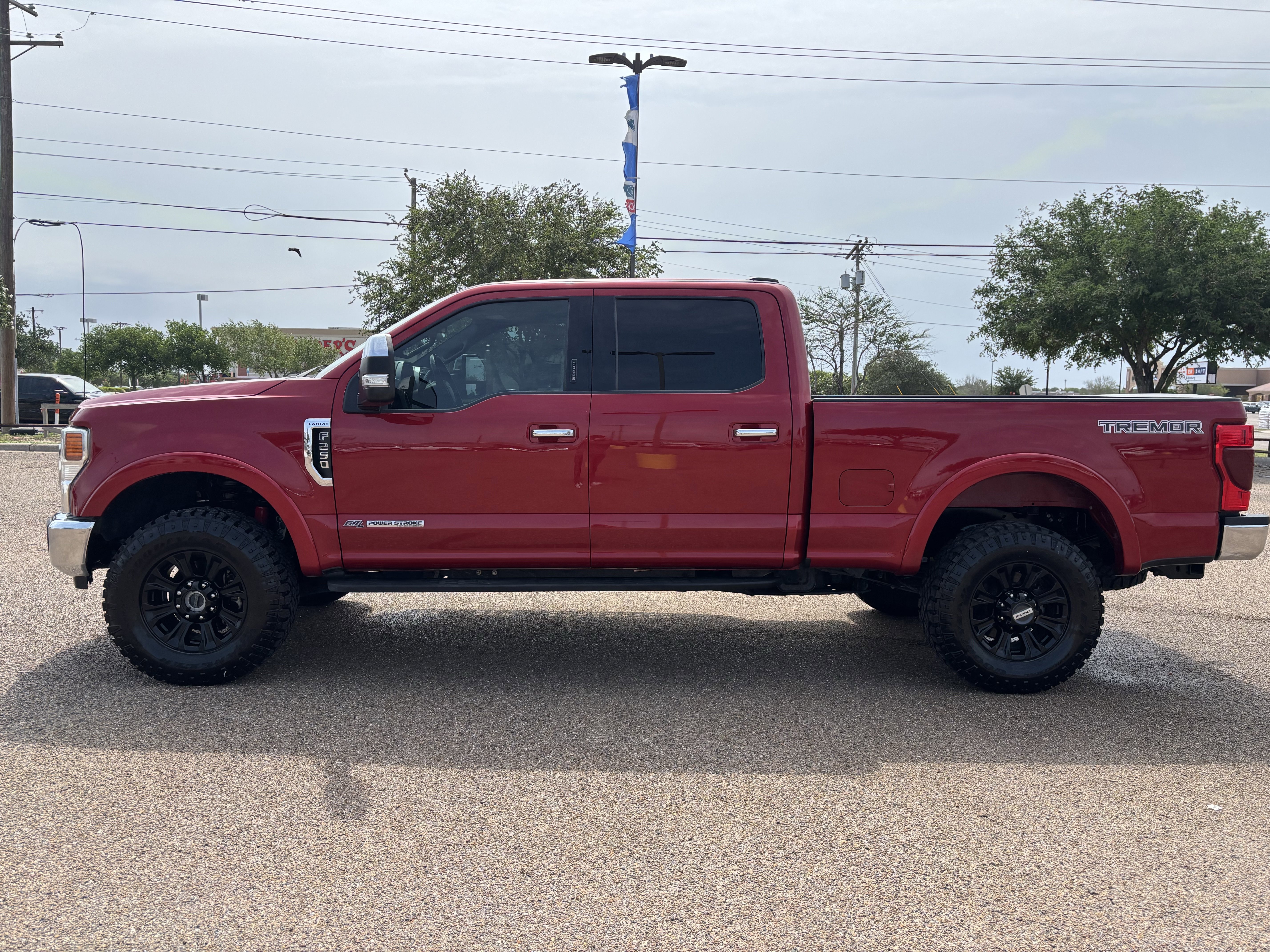 Certified 2022 Ford F250 Lariat w/ Tremor Off-Road Package AWD/4WD image 2