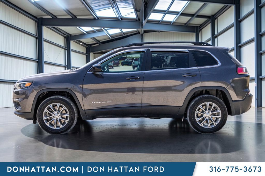 Used 2022 Jeep Cherokee Latitude Lux AWD/4WD image 3