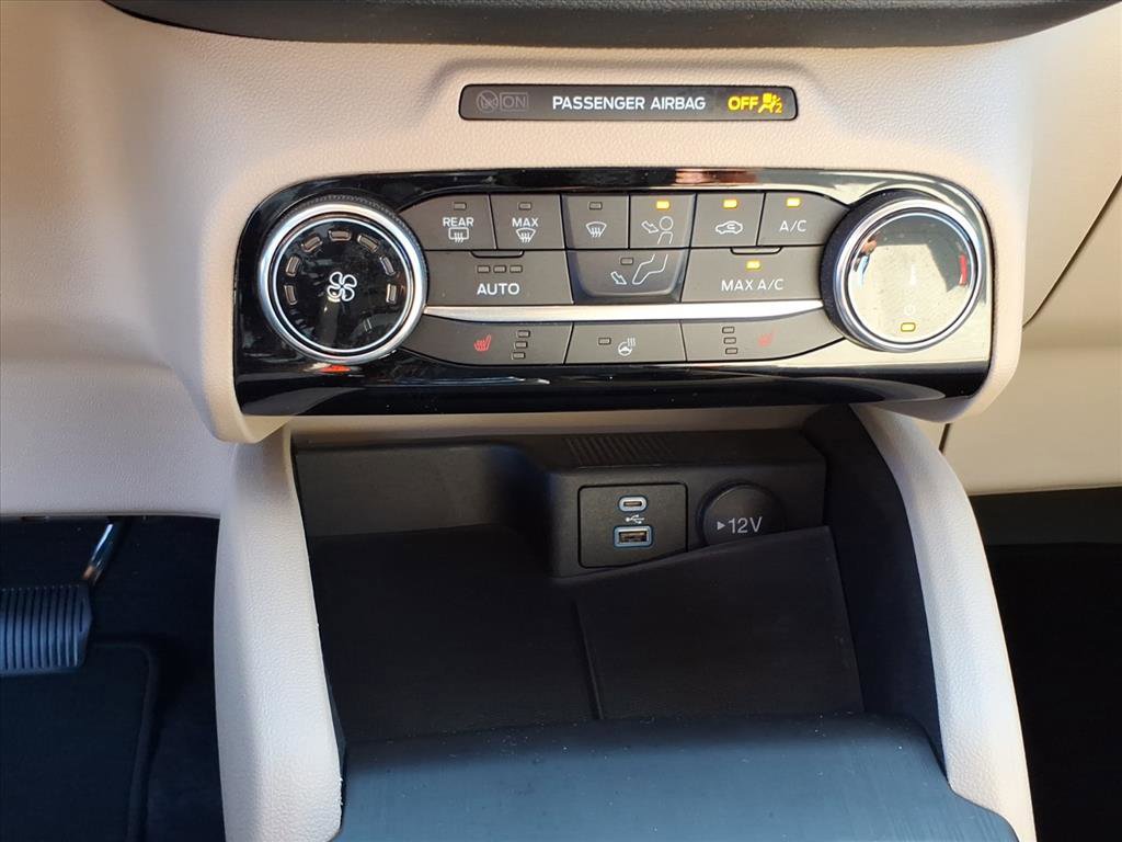 Certified 2022 Ford Escape SE w/ Cold Weather Package image 21