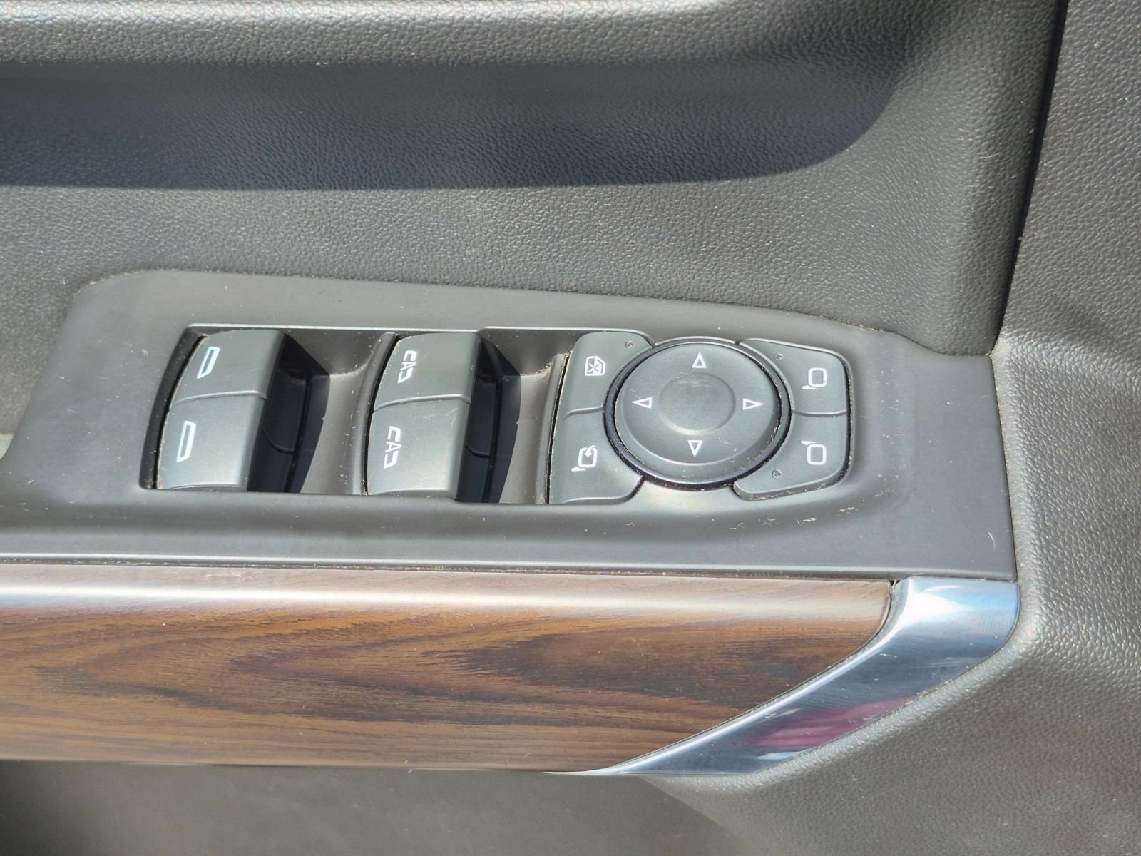 Used 2019 GMC Sierra 1500 SLT w/ SLT Premium Plus Package AWD/4WD image 16