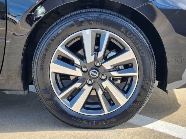 Used 2025 Nissan Versa SV image 10