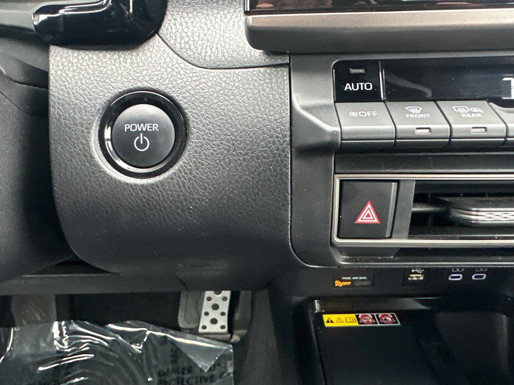 Used 2025 Toyota Camry SE FWD image 43