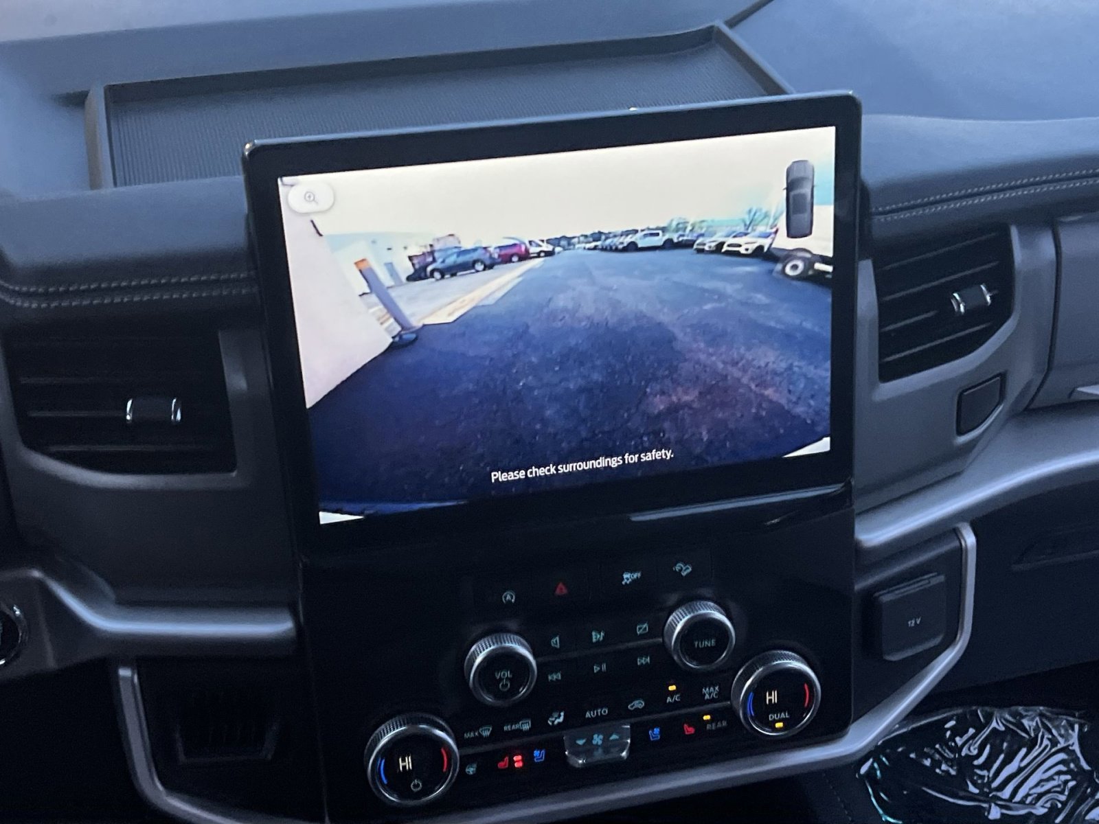 Certified 2024 Ford Expedition XLT image 19