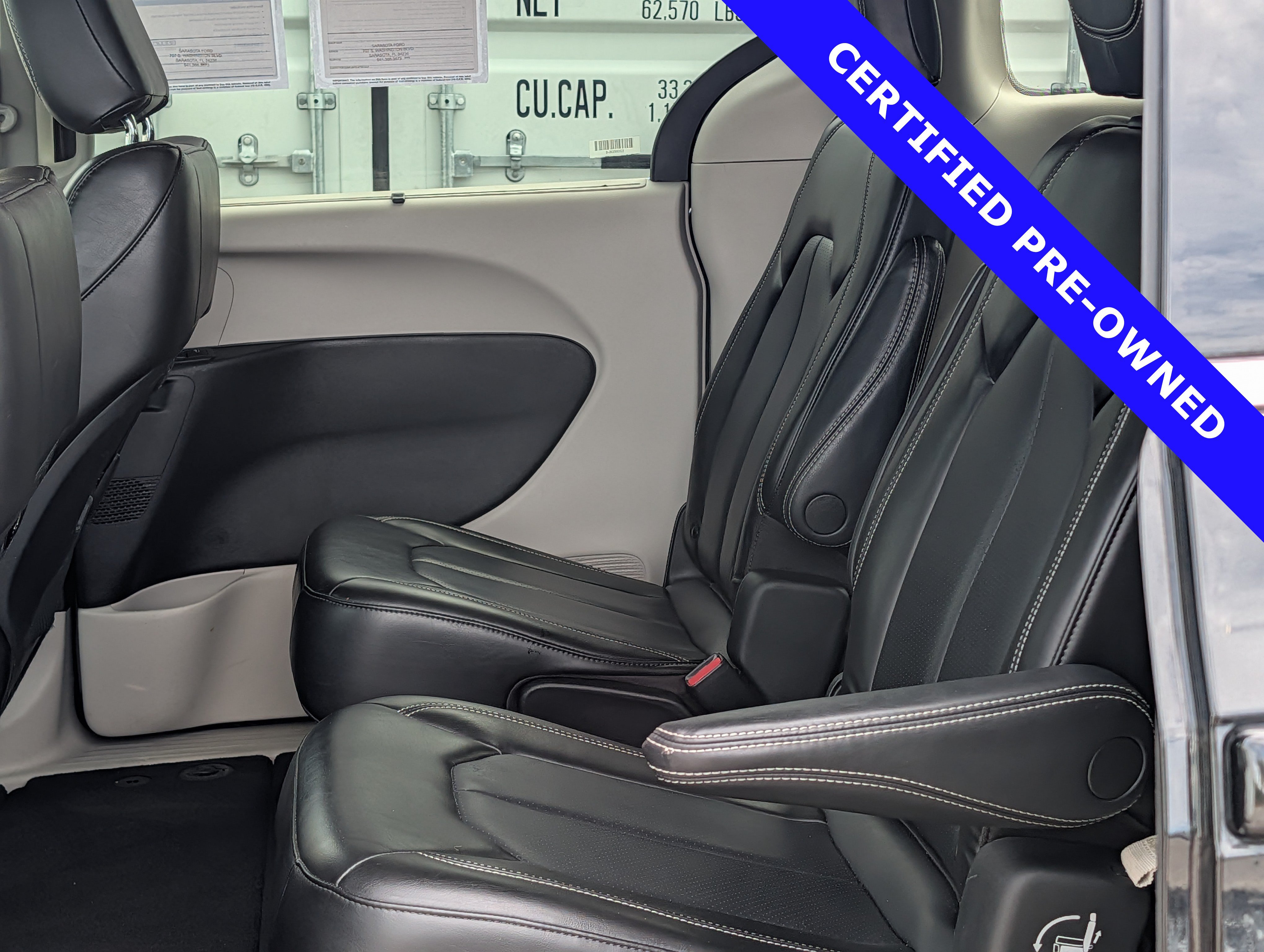 Used 2023 Chrysler Pacifica Touring-L FWD image 16