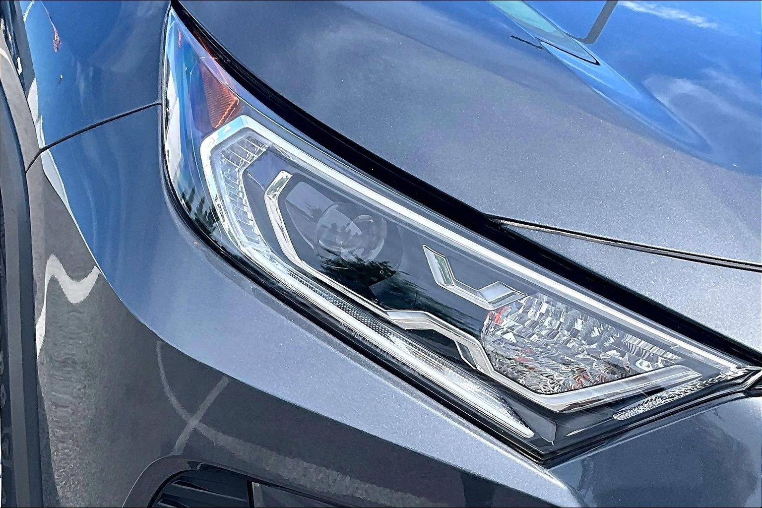 Used 2021 Toyota RAV4 XLE w/ Convenience Package AWD/4WD image 32