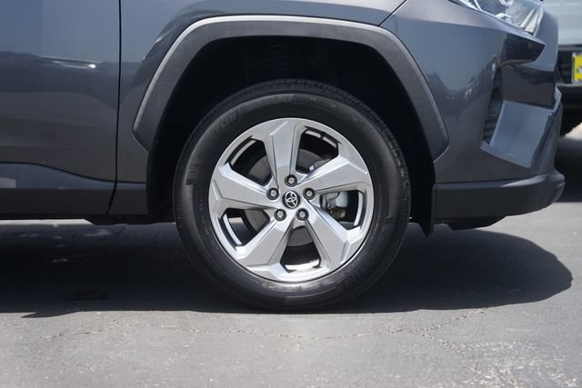 Used 2021 Toyota RAV4 XLE Premium AWD/4WD image 4
