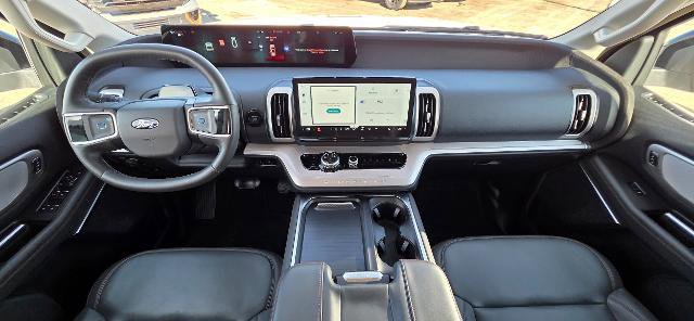 Certified 2025 Ford Expedition Active AWD/4WD image 11