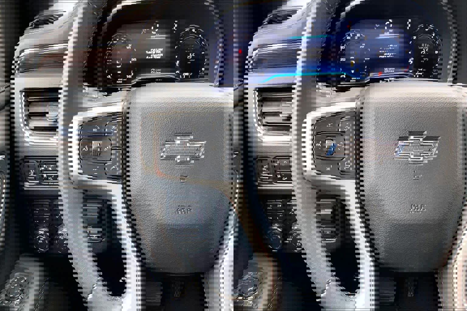 Used 2023 Chevrolet Tahoe Z71 w/ Luxury Package image 24