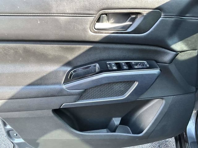Used 2024 Nissan Pathfinder SL w/ SL Premium Package FWD image 20