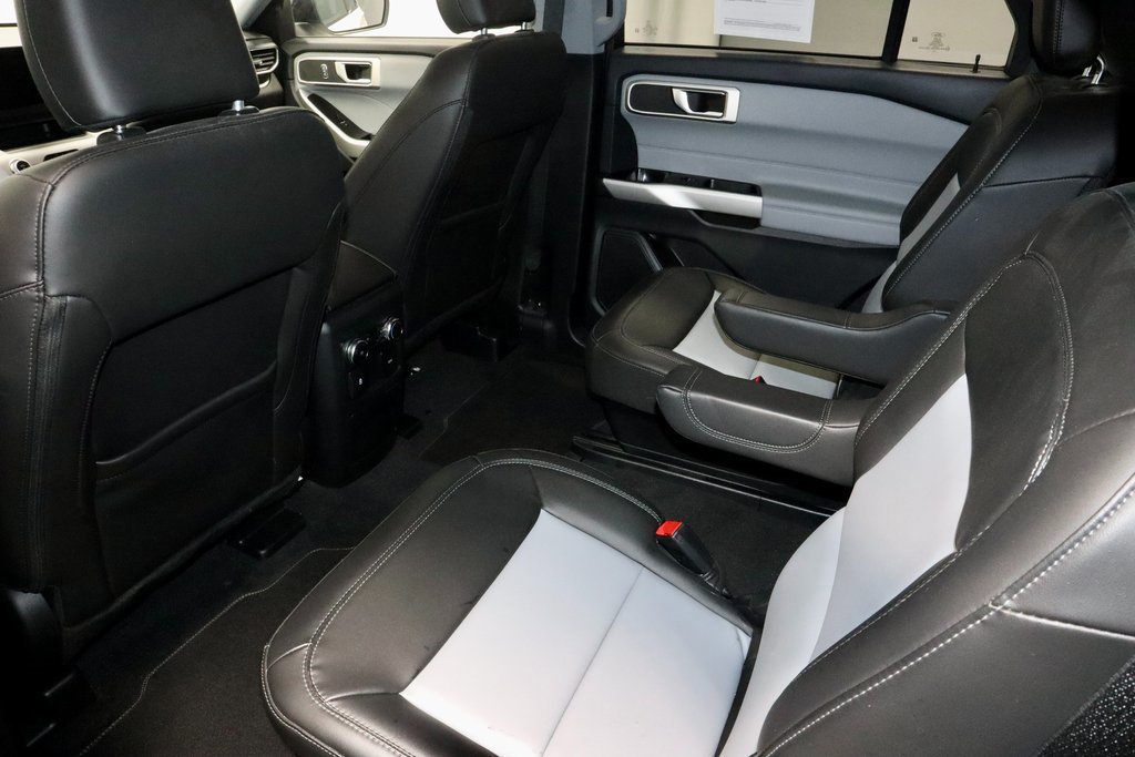 Certified 2022 Ford Explorer XLT w/ Equipment Group 202A image 22